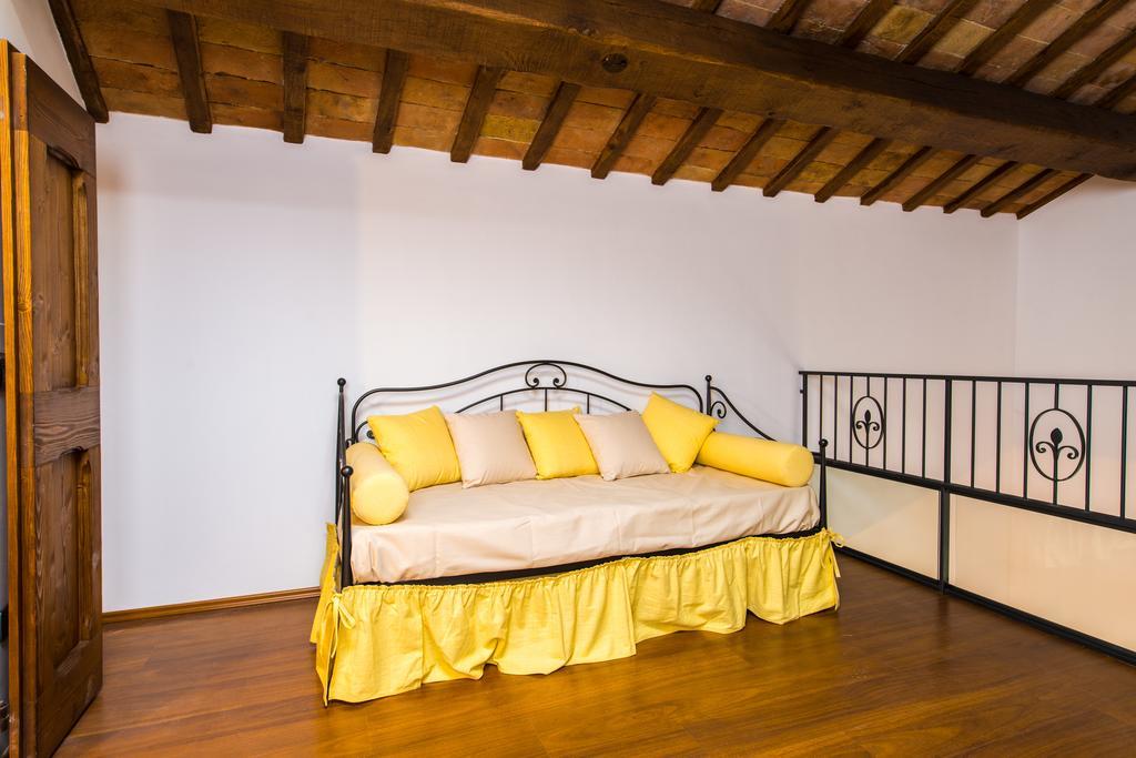 Casetta In Pietra Acqualagna Room photo