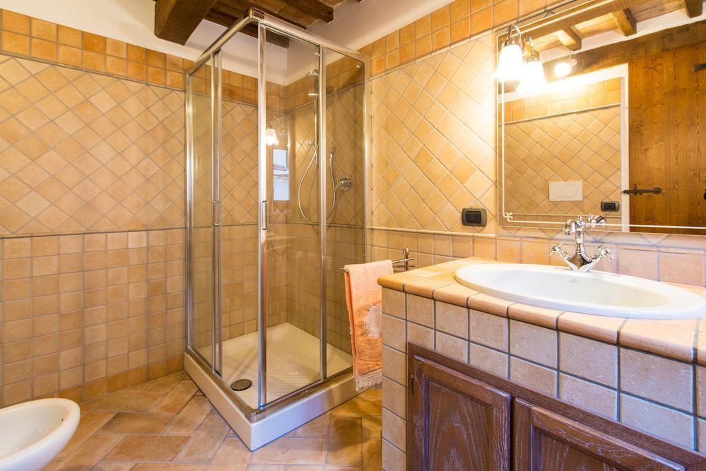 Casetta In Pietra Acqualagna Room photo